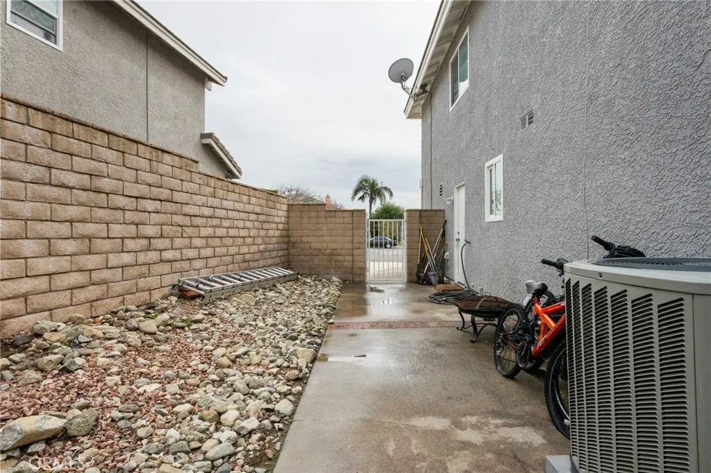 3684 Veronica Court, Rialto, California 92377 home-pic-60