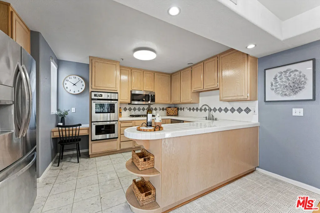 265 W California Boulevard 1, Pasadena, California 91105 home-pic-12