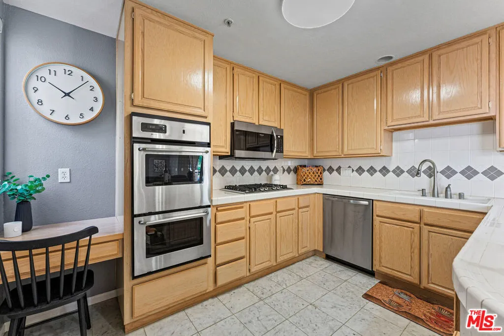 265 W California Boulevard 1, Pasadena, California 91105 home-pic-14
