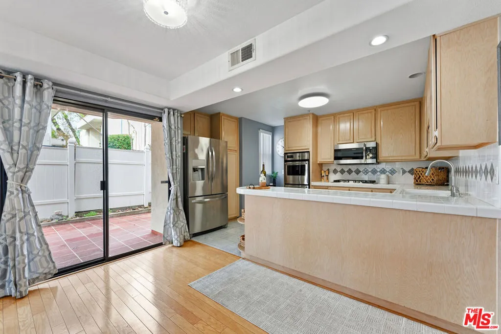 265 W California Boulevard 1, Pasadena, California 91105 home-pic-11