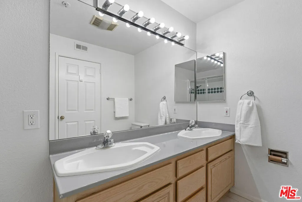 265 W California Boulevard 1, Pasadena, California 91105 home-pic-19