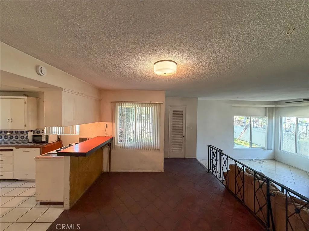 200 E Charlotte, Anaheim, California 92805 home-pic-22