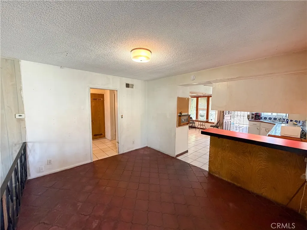 200 E Charlotte, Anaheim, California 92805 home-pic-17