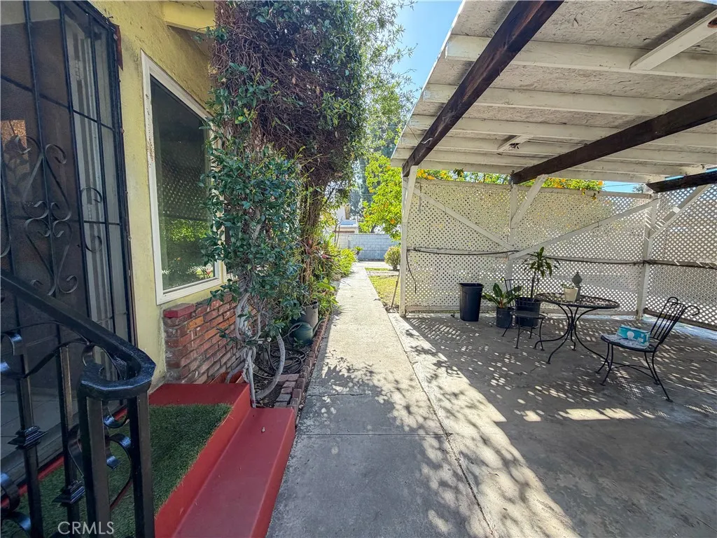 200 E Charlotte, Anaheim, California 92805 home-pic-6