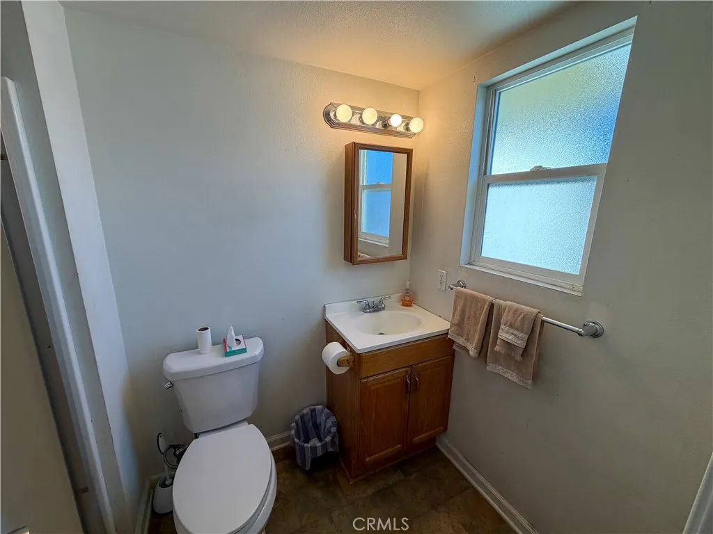 200 E Charlotte, Anaheim, California 92805 home-pic-45