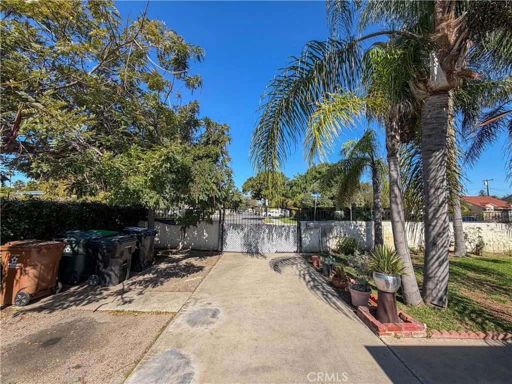 200 E Charlotte, Anaheim, California 92805 home-pic-13