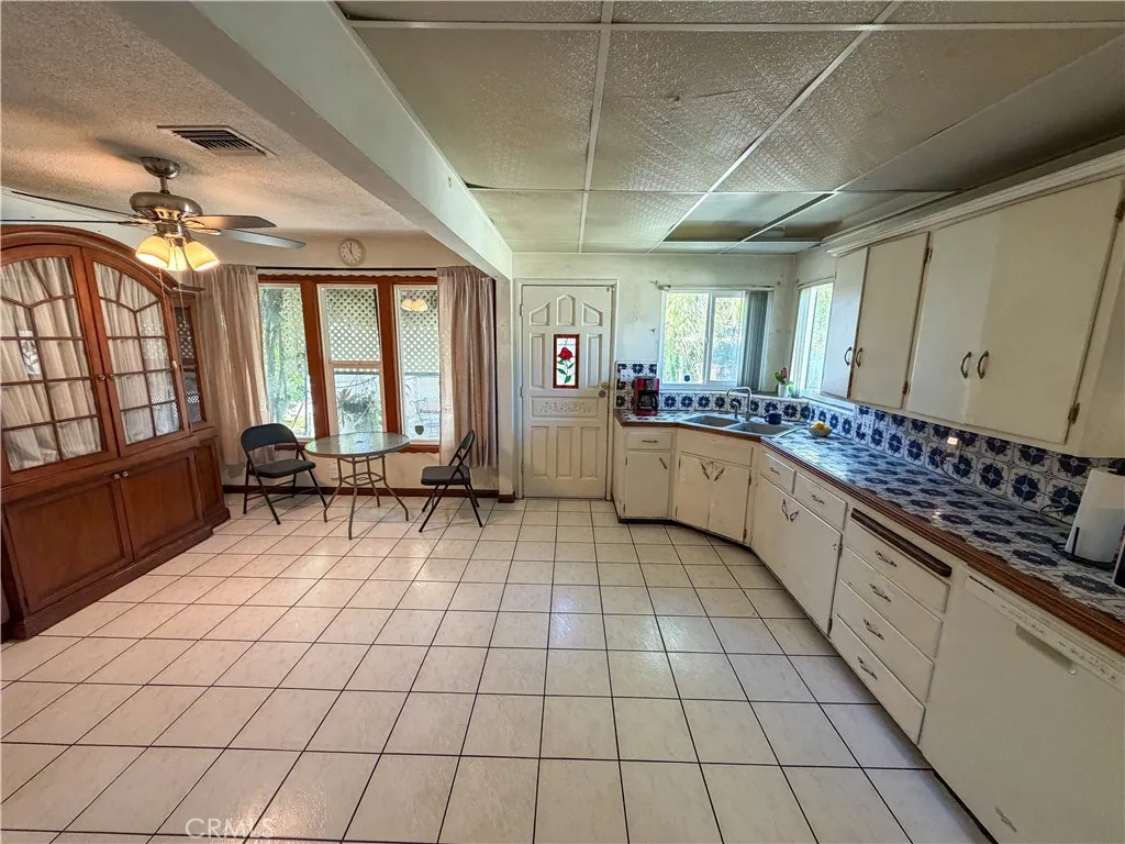 200 E Charlotte, Anaheim, California 92805 home-pic-23