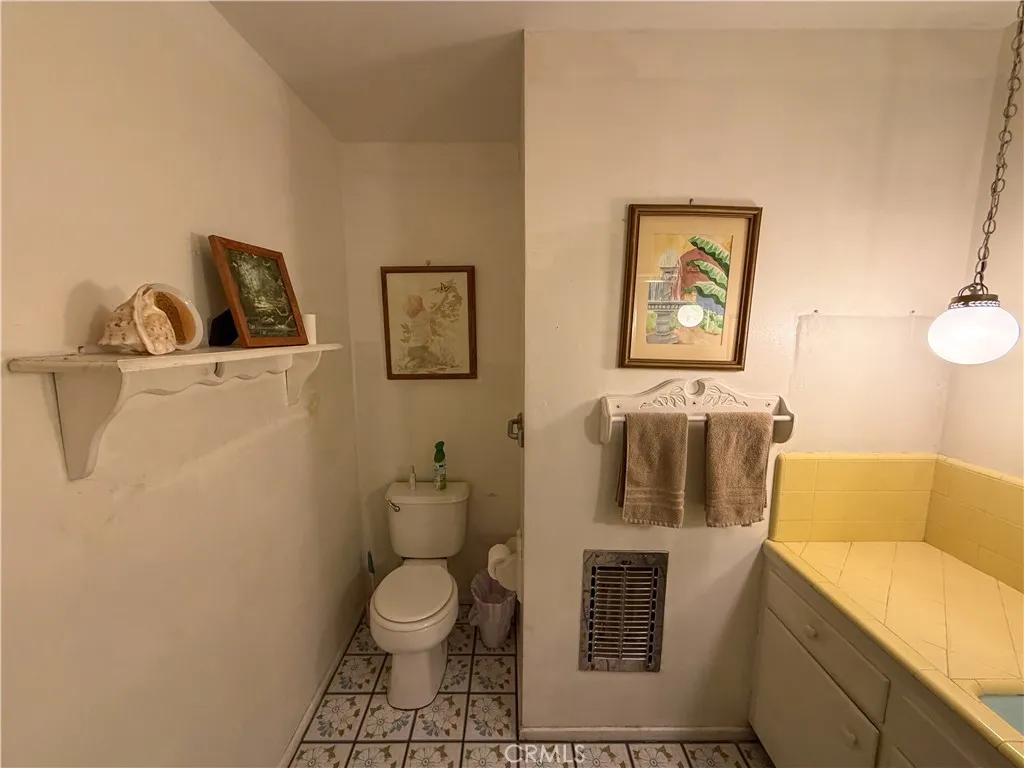 200 E Charlotte, Anaheim, California 92805 home-pic-30