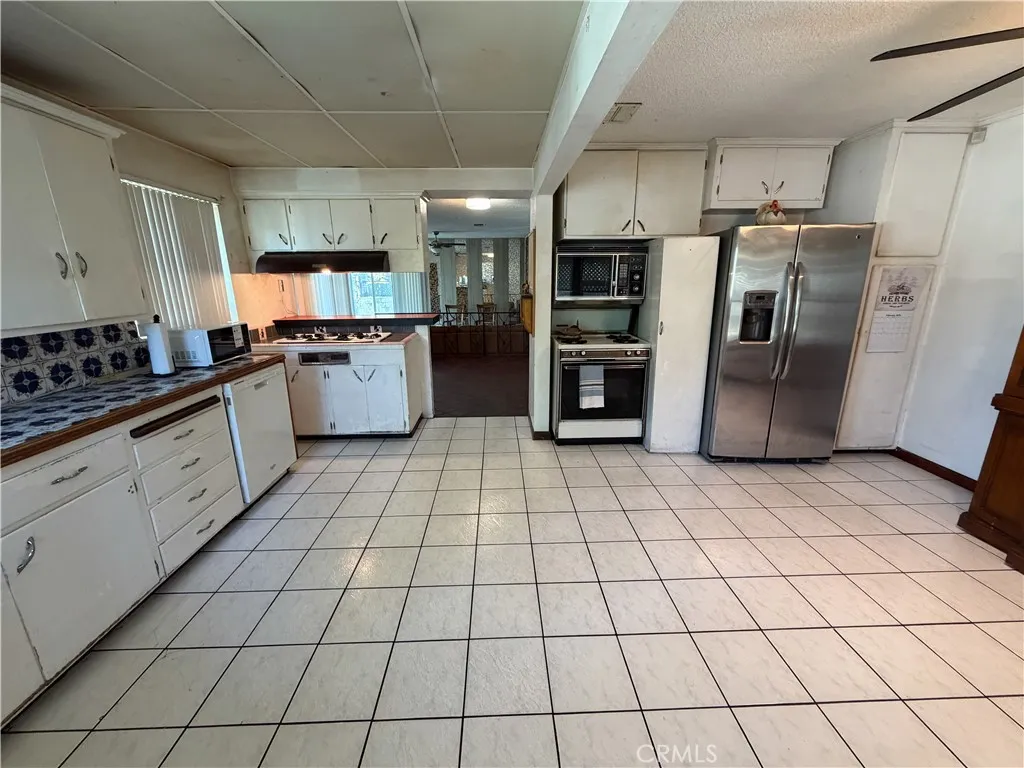 200 E Charlotte, Anaheim, California 92805 home-pic-26