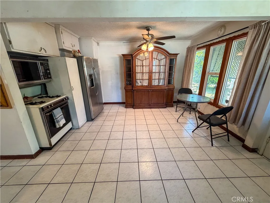 200 E Charlotte, Anaheim, California 92805 home-pic-24