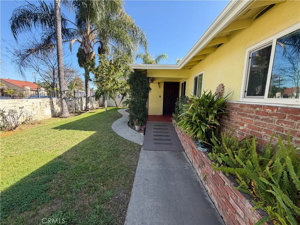 200 E Charlotte, Anaheim, California 92805 home-pic-5