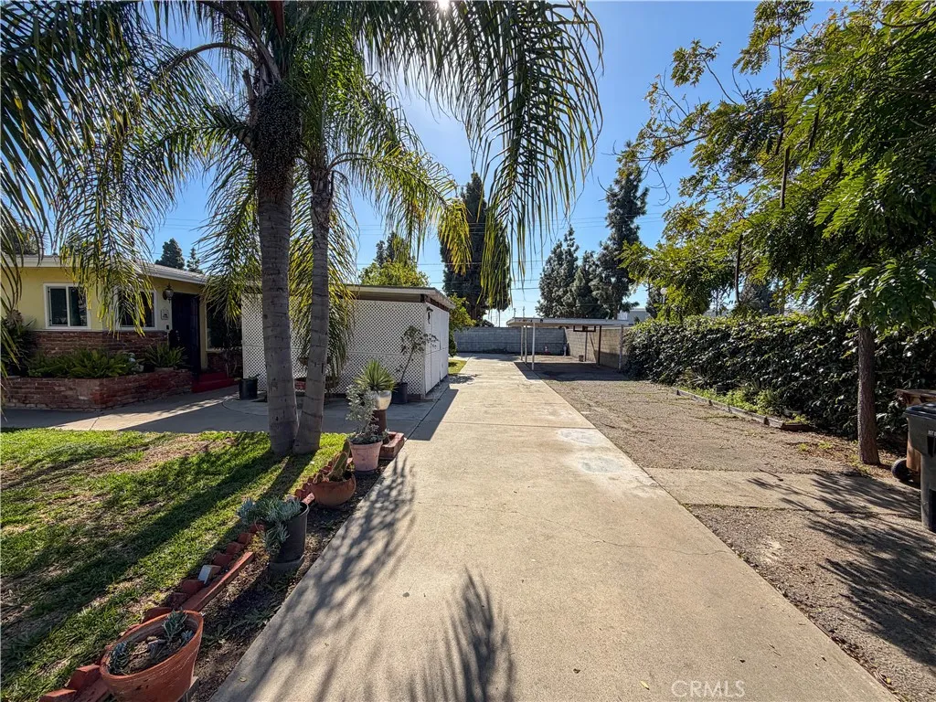 200 E Charlotte, Anaheim, California 92805 home-pic-3