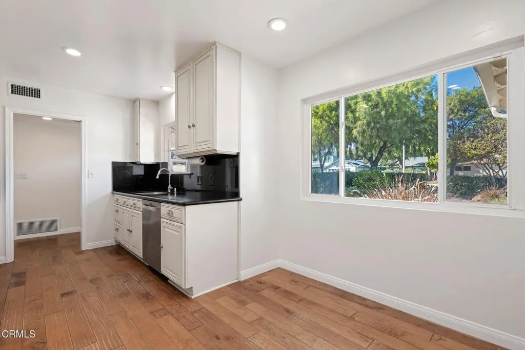 5632 Pembroke Street, Ventura, California 93003 home-pic-13