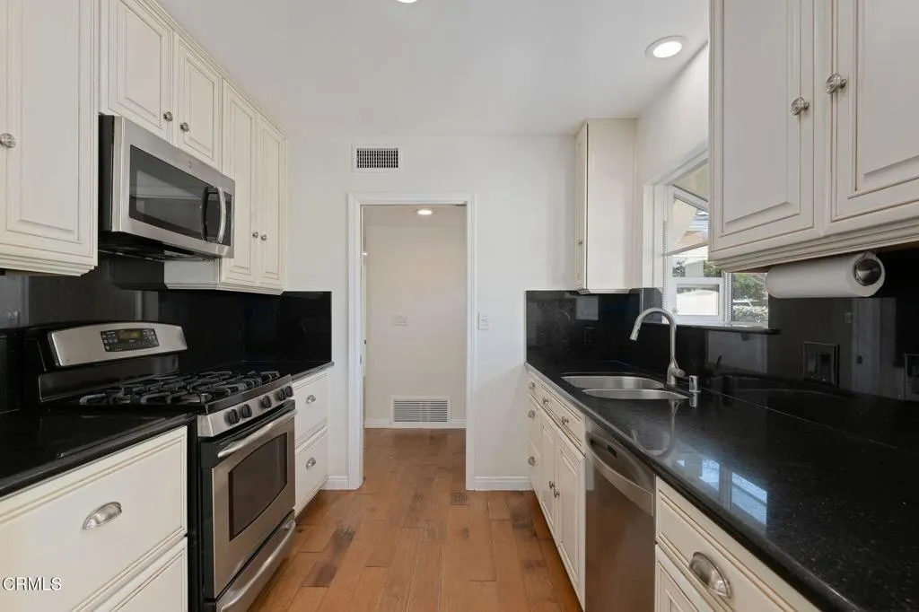 5632 Pembroke Street, Ventura, California 93003 home-pic-11