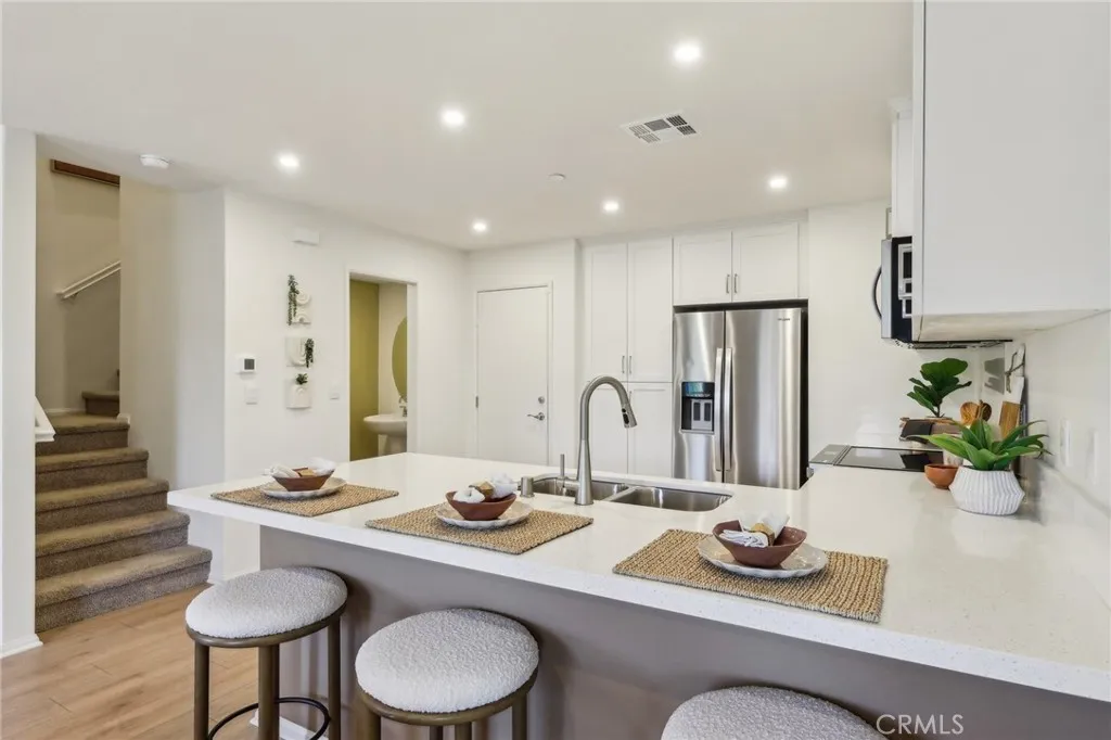 15525 April Dawn Way 2, Fontana, California 92336 home-pic-11