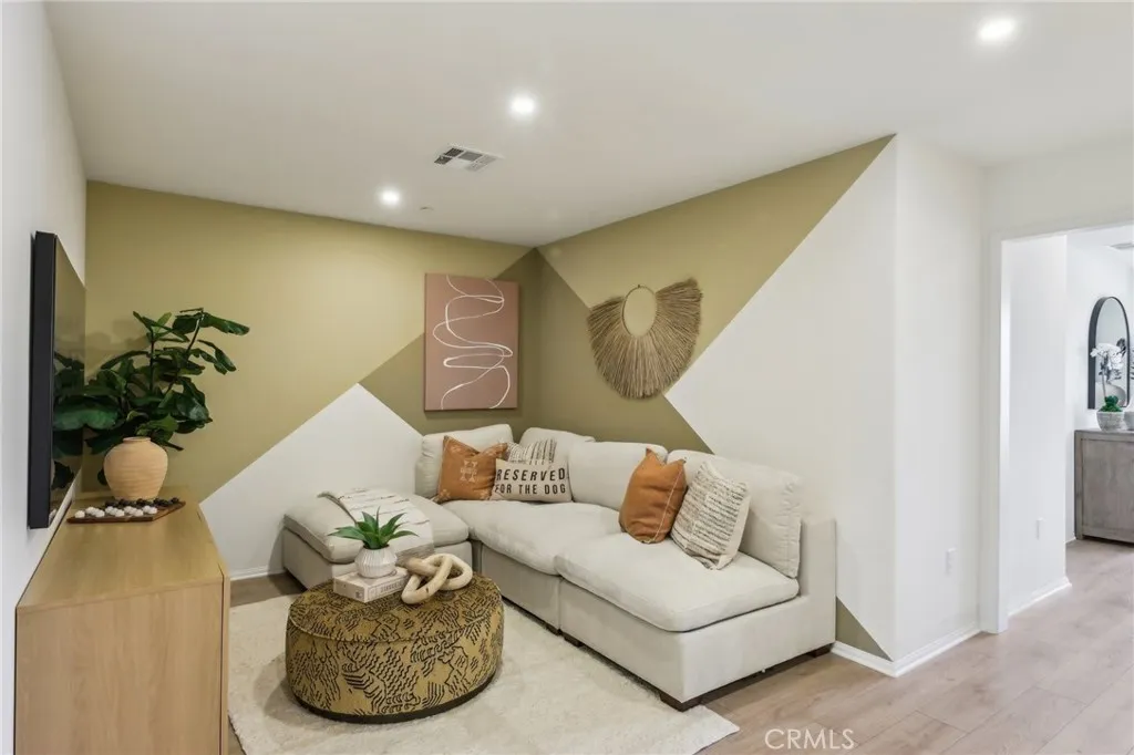 15525 April Dawn Way 2, Fontana, California 92336 home-pic-15