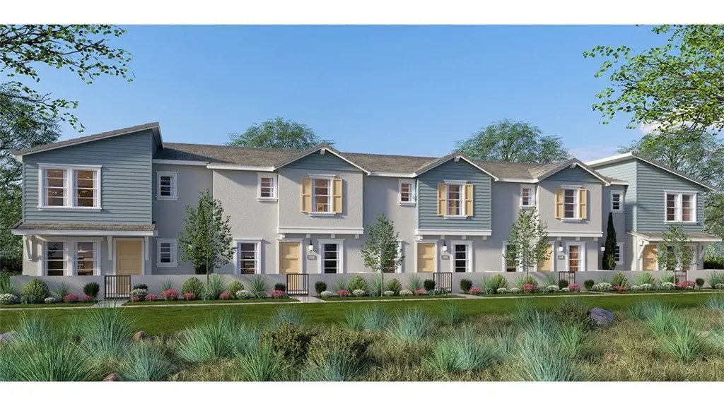 15525 April Dawn Way 2, Fontana, California 92336 home-pic-1