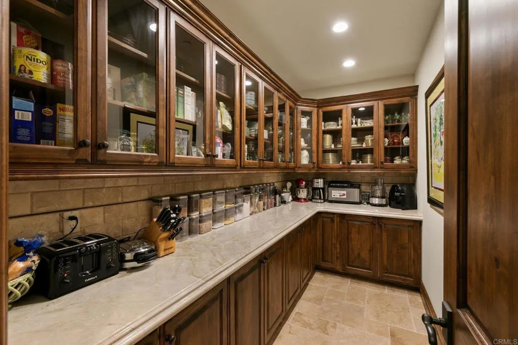 Food  Appliance pantry
