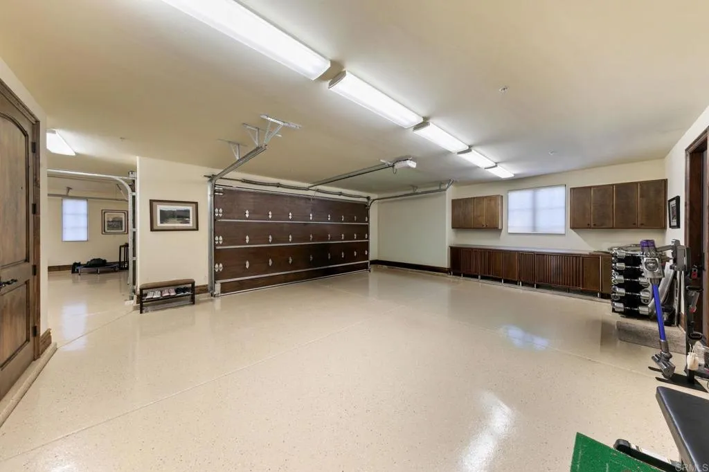 Spacious Garages