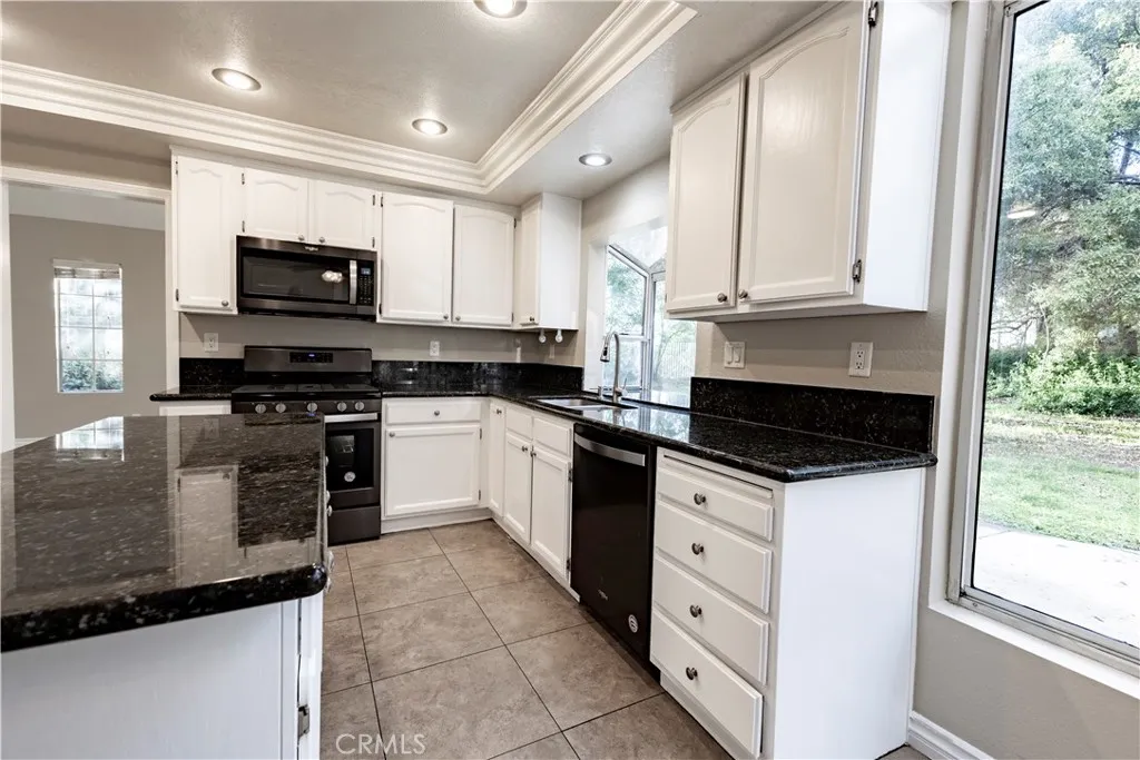 7740 Jack Rabbit, Highland, California 92346 home-pic-18