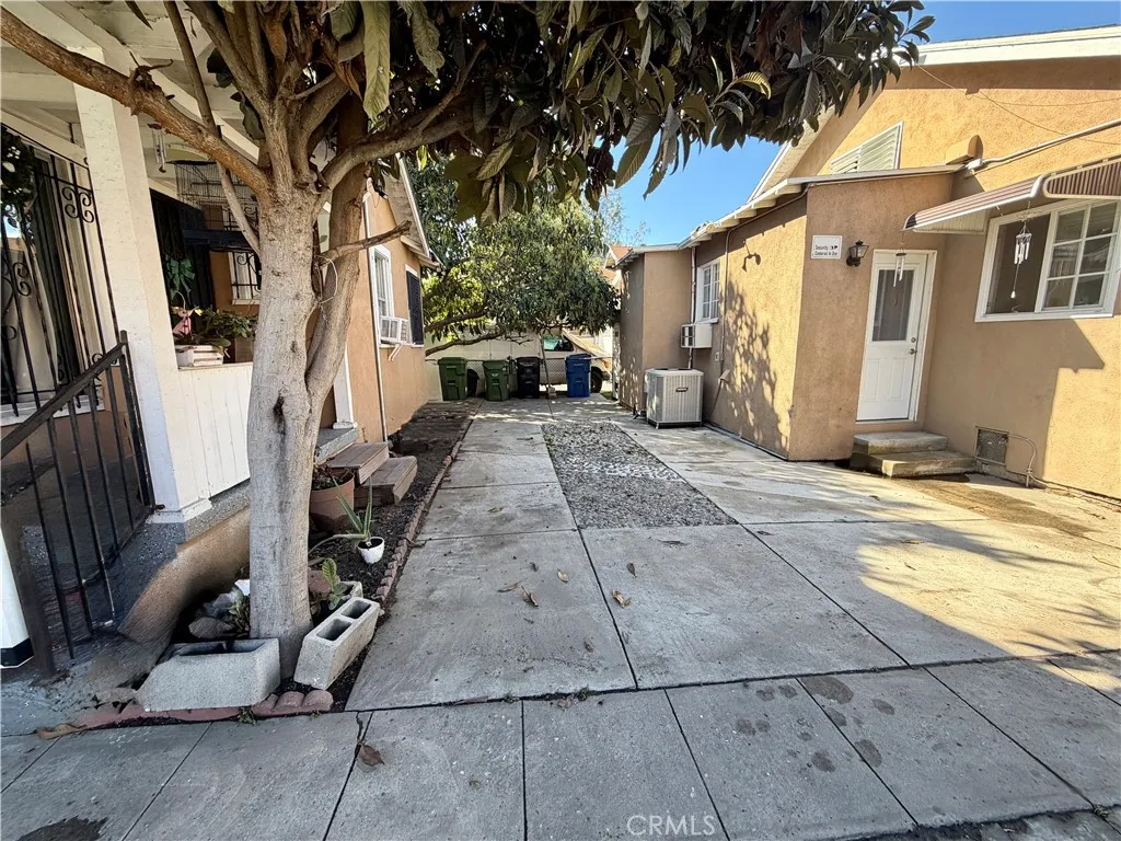 1016 W 51st, Los Angeles, California 90037 home-pic-27