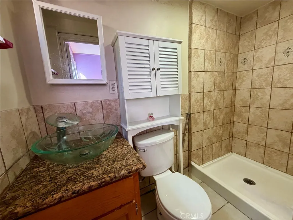 1016 W 51st, Los Angeles, California 90037 home-pic-18