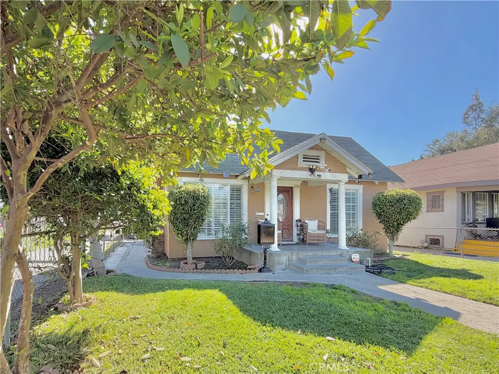 1016 W 51st, Los Angeles, California 90037 home-pic-1
