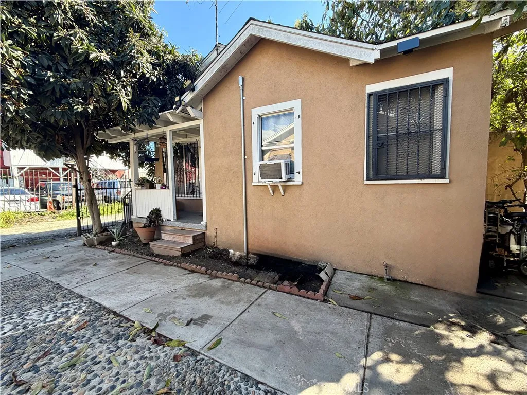 1016 W 51st, Los Angeles, California 90037 home-pic-21