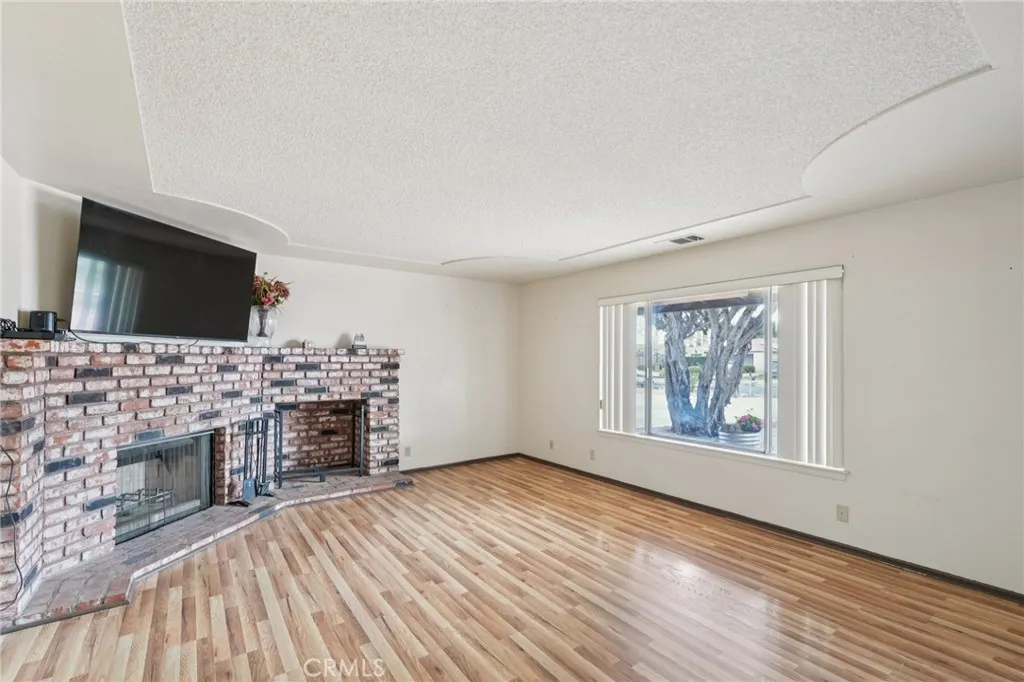 13954 Cronese Road, Apple Valley, California 92307 home-pic-6