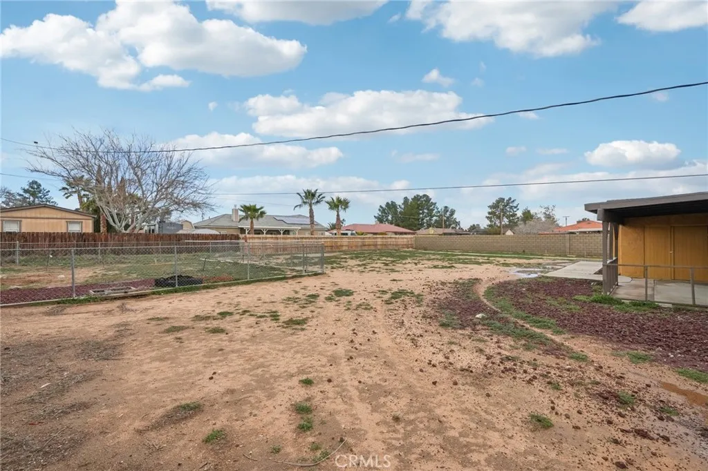 13954 Cronese Road, Apple Valley, California 92307 home-pic-33