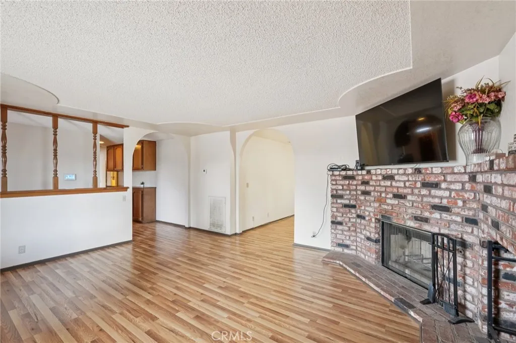 13954 Cronese Road, Apple Valley, California 92307 home-pic-7
