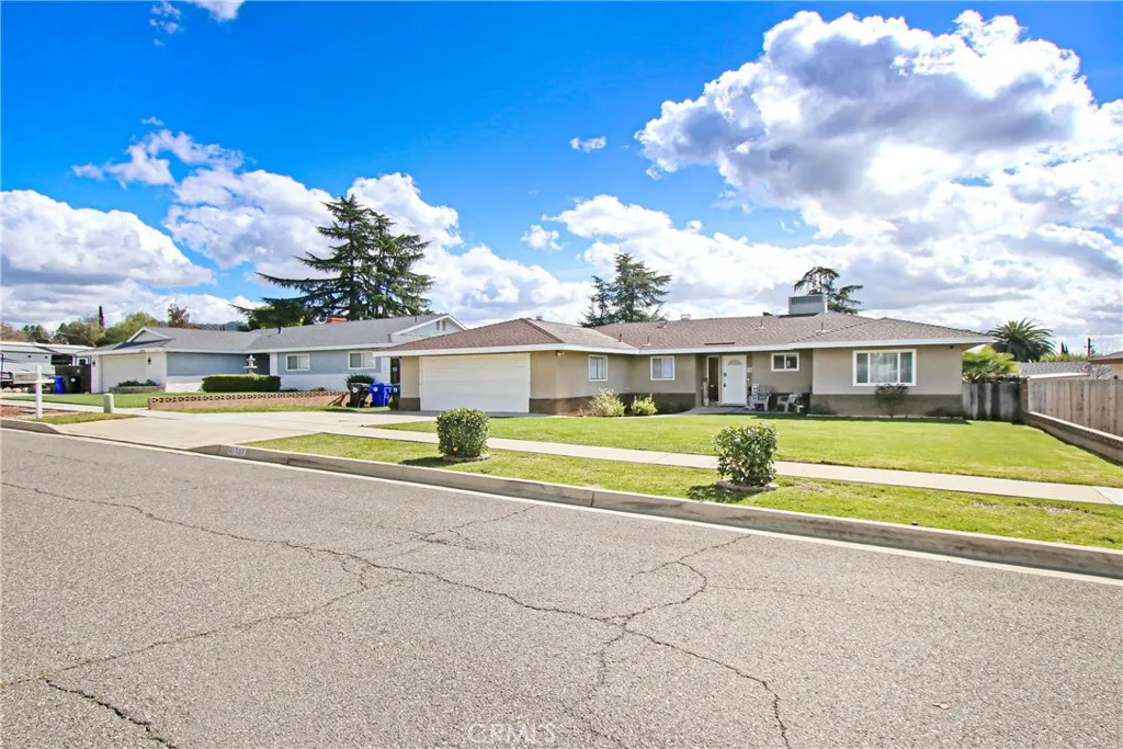35597 Velardo, Yucaipa, California 92399 home-pic-2