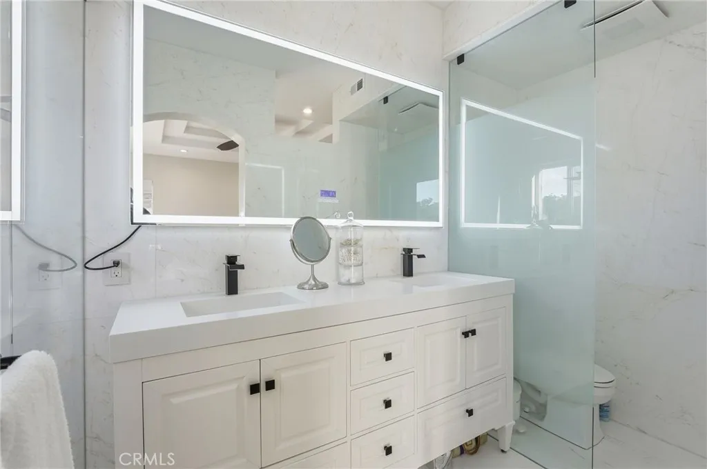 7697 Hazard Center, San Diego, California 92108 home-pic-11