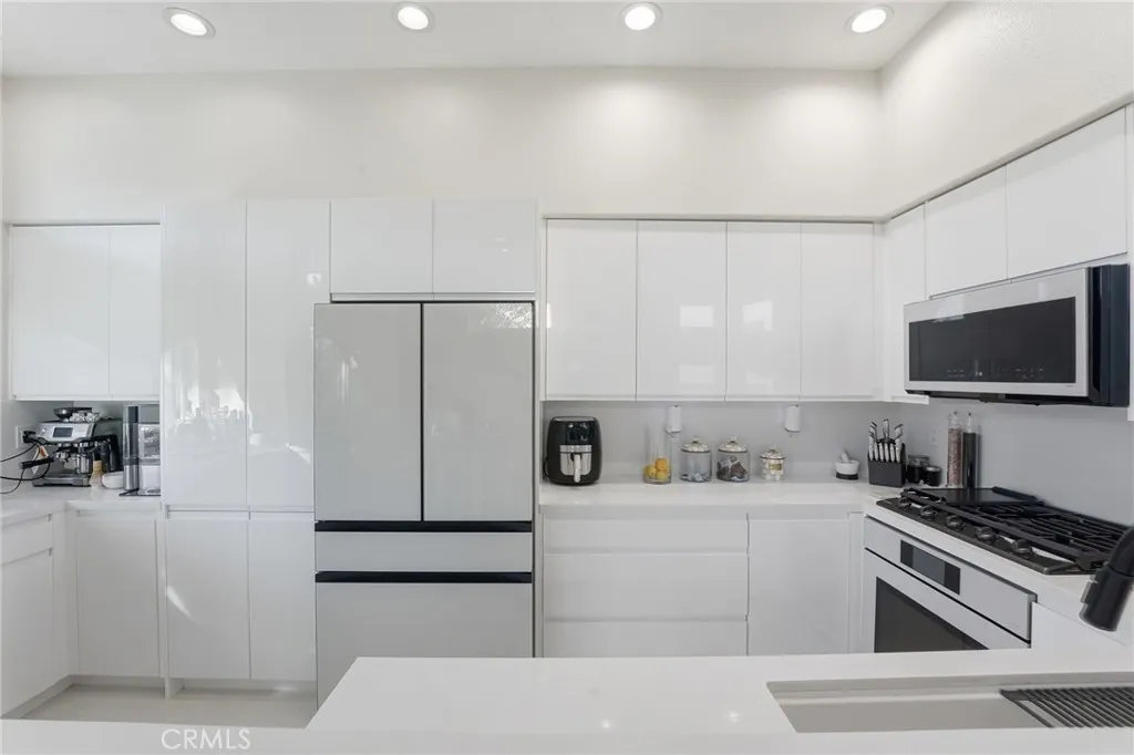 7697 Hazard Center, San Diego, California 92108 home-pic-3