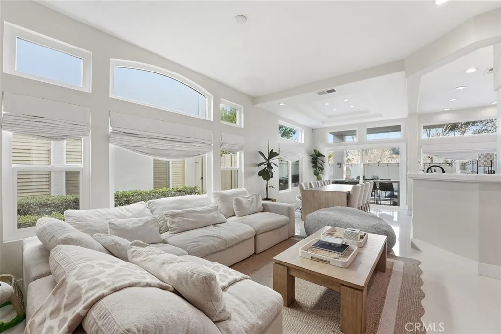 7697 Hazard Center, San Diego, California 92108 home-pic-1