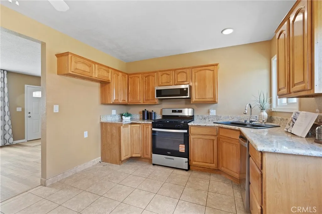 4127 Goodman Street, Riverside, California 92503 home-pic-5