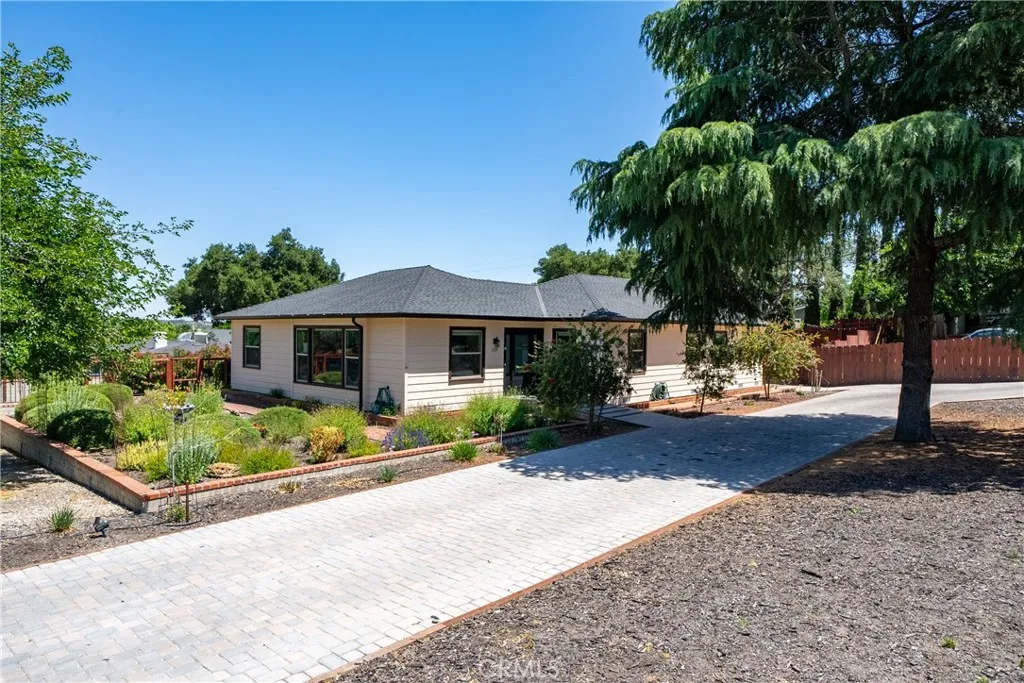 204 18th St, Paso Robles, California 93446 home-pic-1