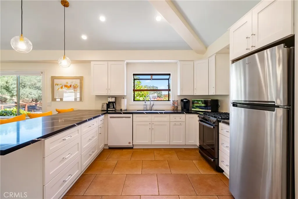 204 18th St, Paso Robles, California 93446 home-pic-12