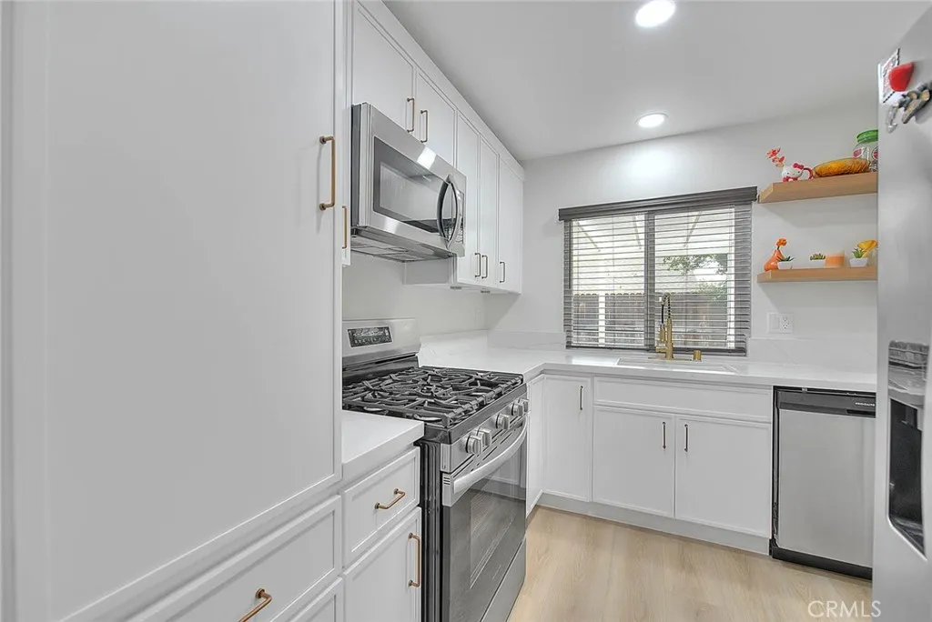7077 Iris, Rancho Cucamonga, California 91739 home-pic-14