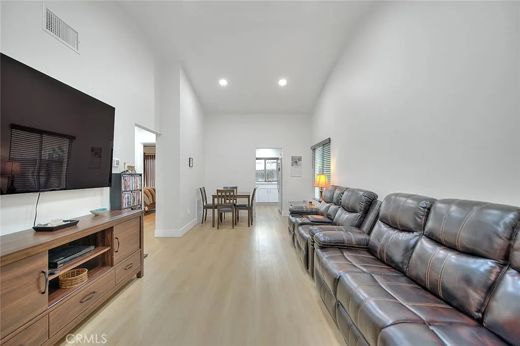 7077 Iris, Rancho Cucamonga, California 91739 home-pic-11