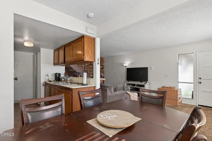 9-web-or-mls-UpmarketMedia-2563Spin-022