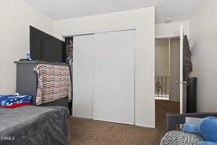 21-web-or-mls-UpmarketMedia-2563Spin-054