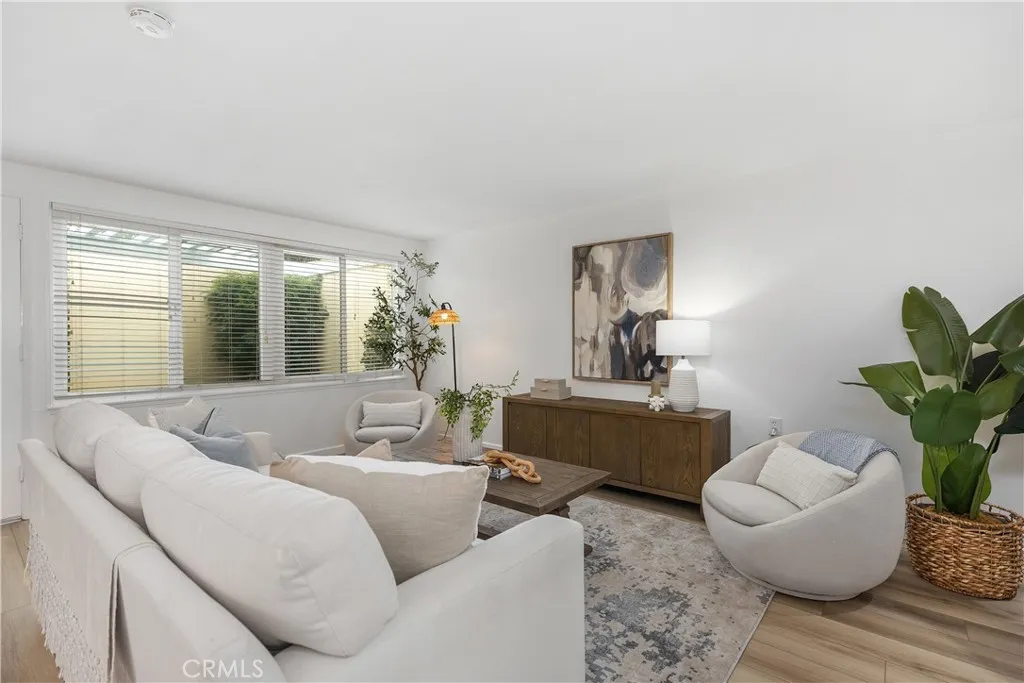 205 Avenida Majorca A, Laguna Woods, California 92637 home-pic-3