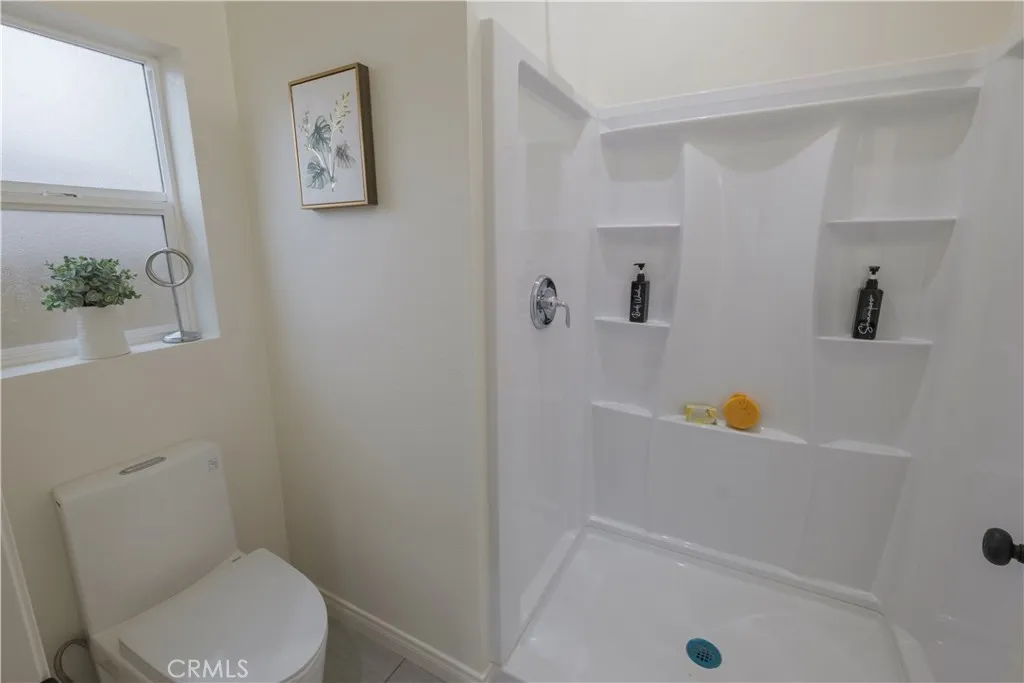 2545 Loomis St, Lakewood, California 90712 home-pic-25