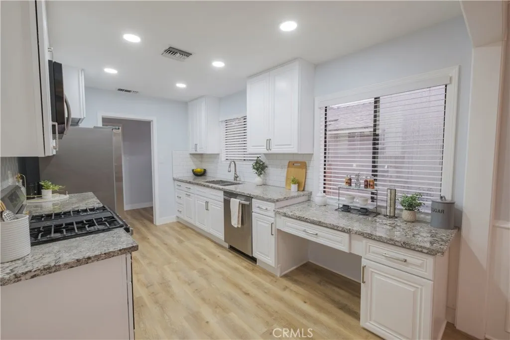 2545 Loomis St, Lakewood, California 90712 home-pic-6