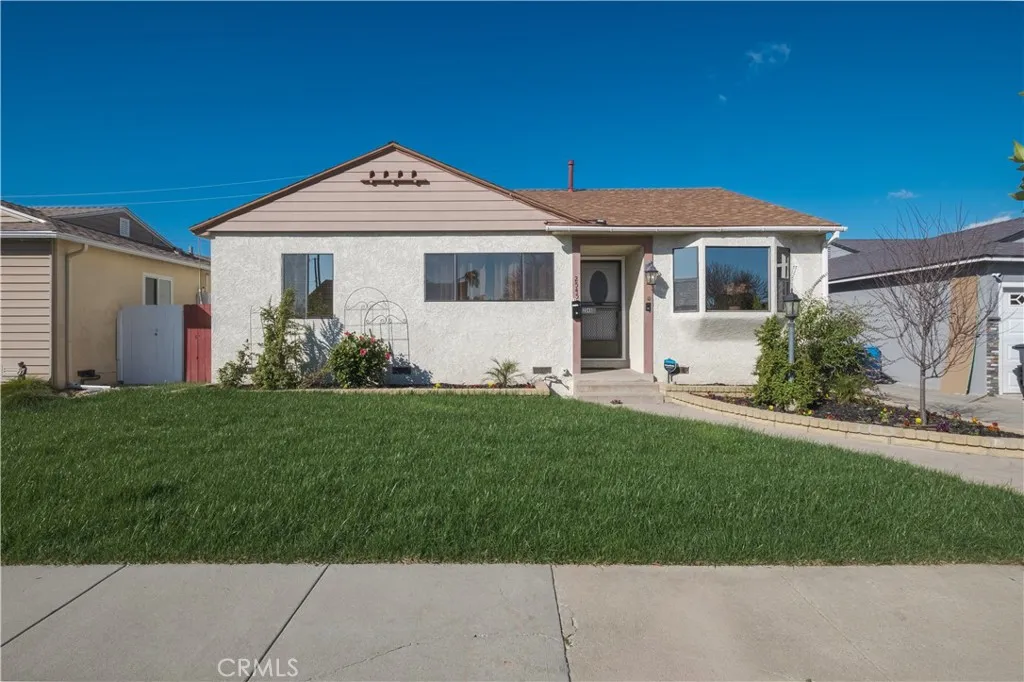 2545 Loomis St, Lakewood, California 90712 home-pic-1
