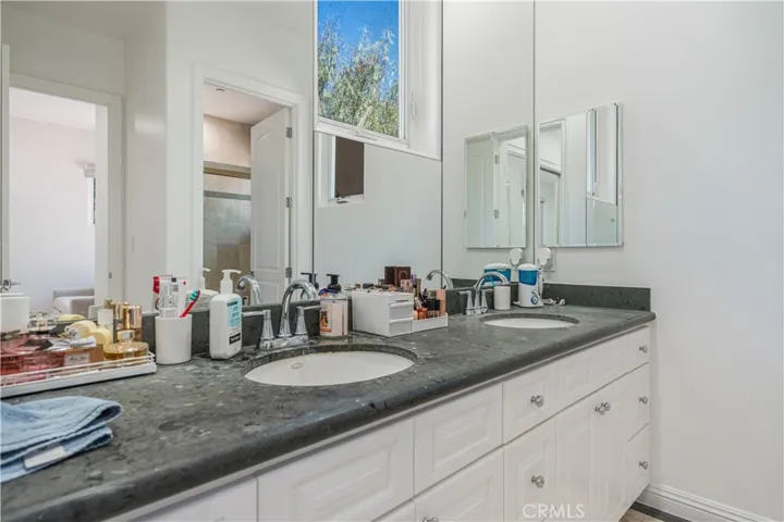 Bedroom 3 Vanity