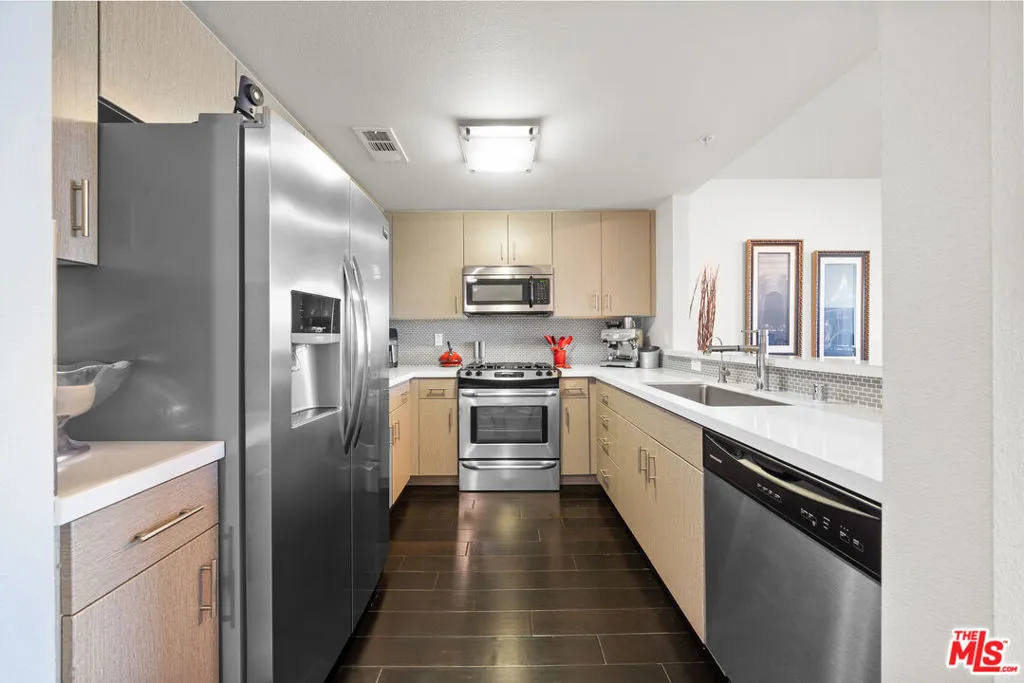 436 S Virgil Avenue 607, Los Angeles, California 90020 home-pic-4