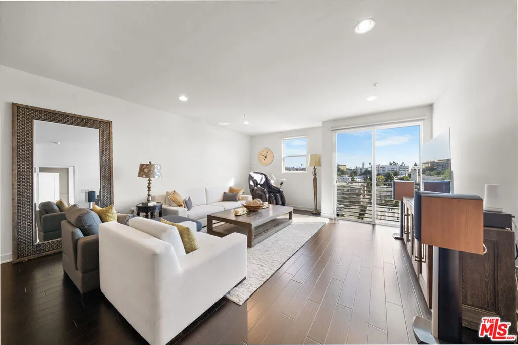 436 S Virgil Avenue 607, Los Angeles, California 90020 home-pic-2