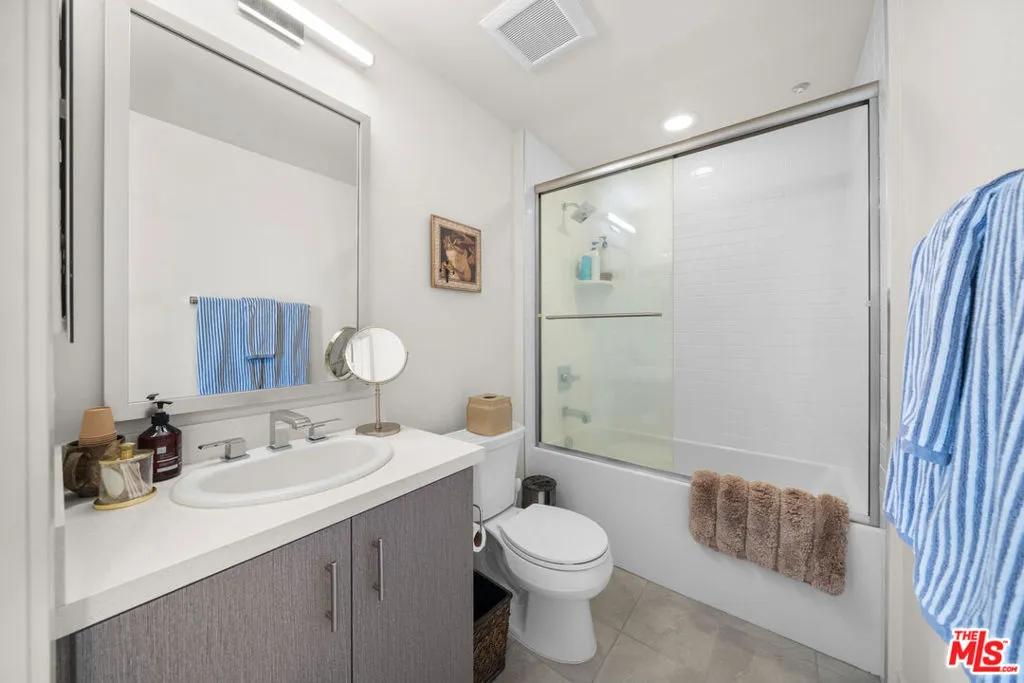 436 S Virgil Avenue 607, Los Angeles, California 90020 home-pic-8
